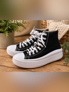 Converse Chuck Taylor All Star Move Hi Platform Sneakers • Women’s Size 10 • EUC